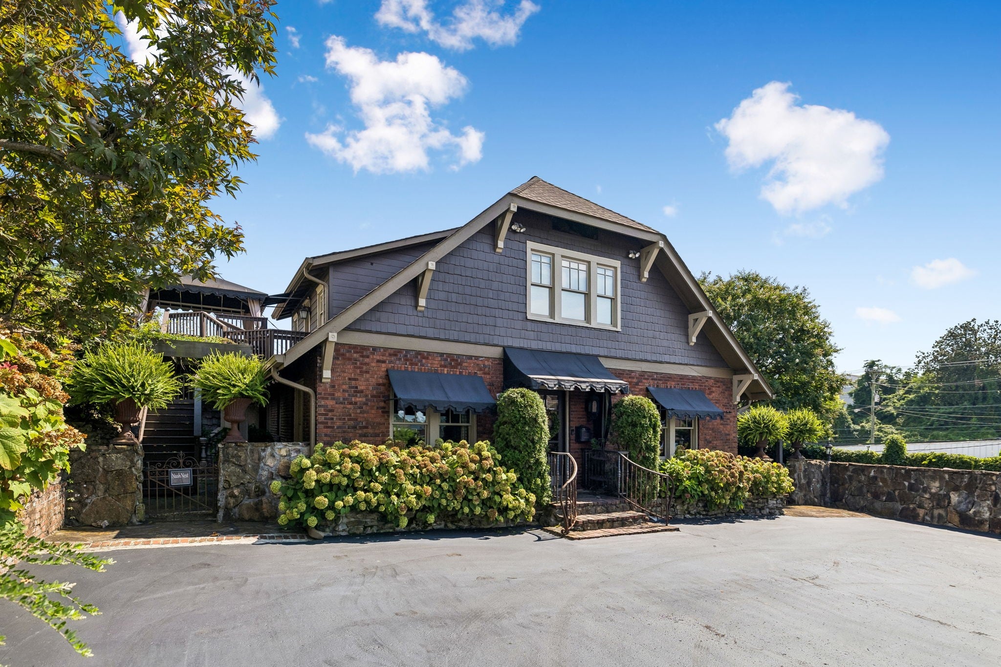 707 Inverness Ave — photo