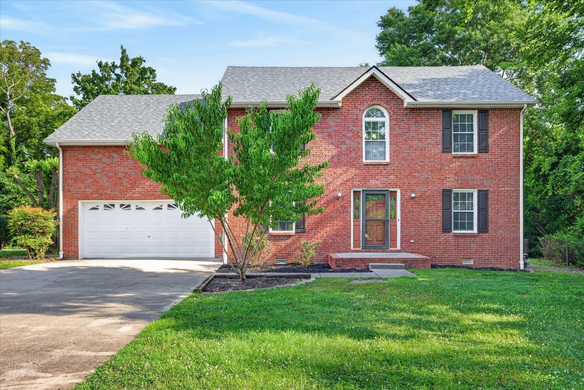 402 Pointe Clear Dr — photo