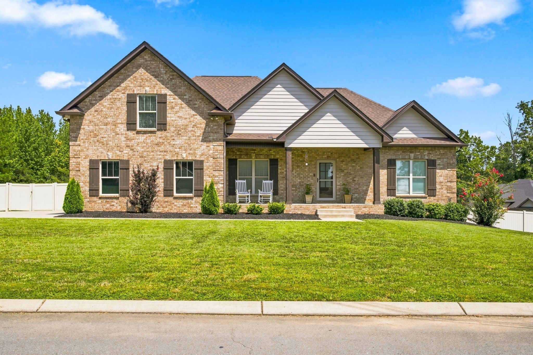 6023 W Mayflower Ct — photo