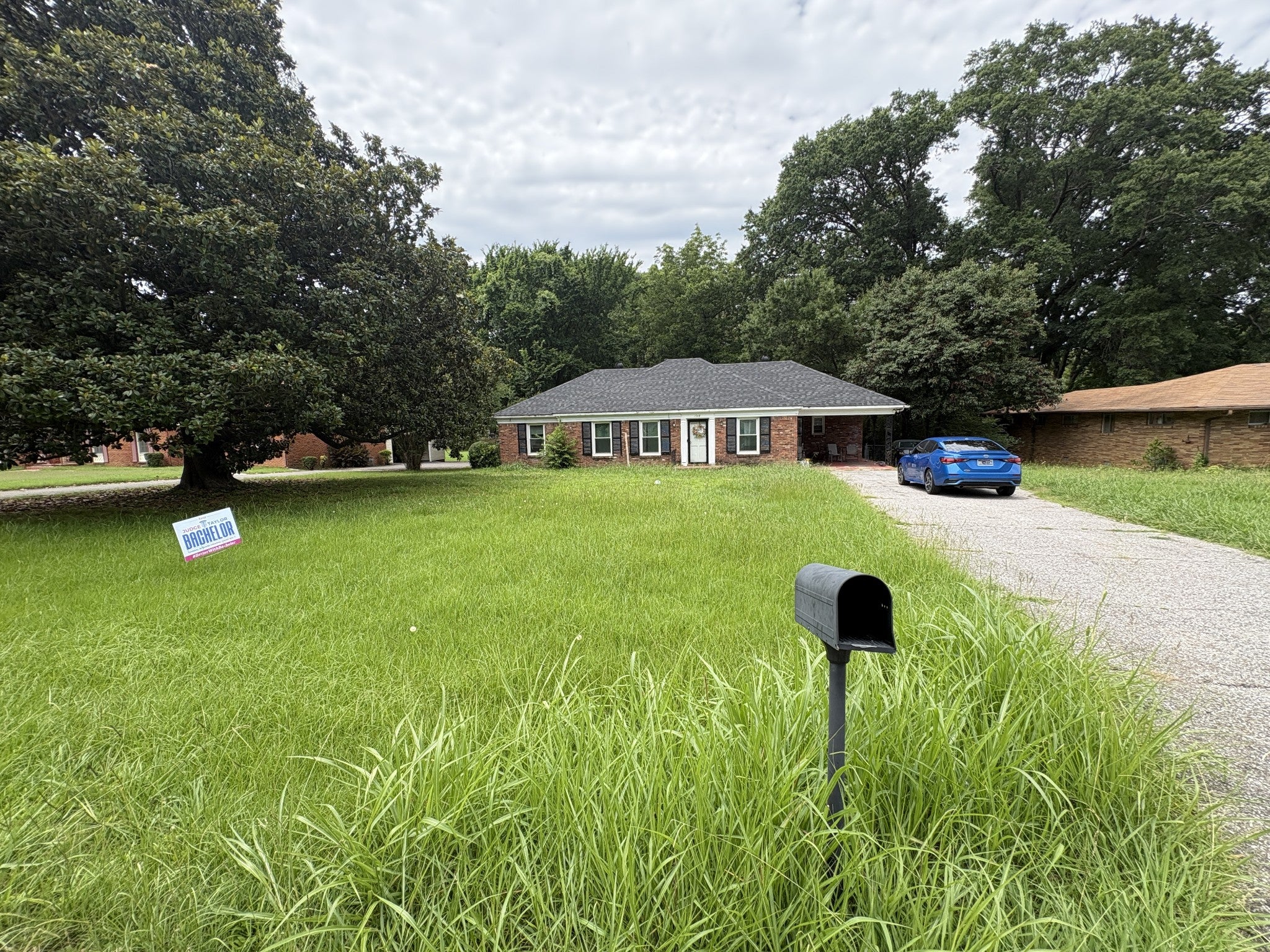 1348 Oakwood Dr — photo