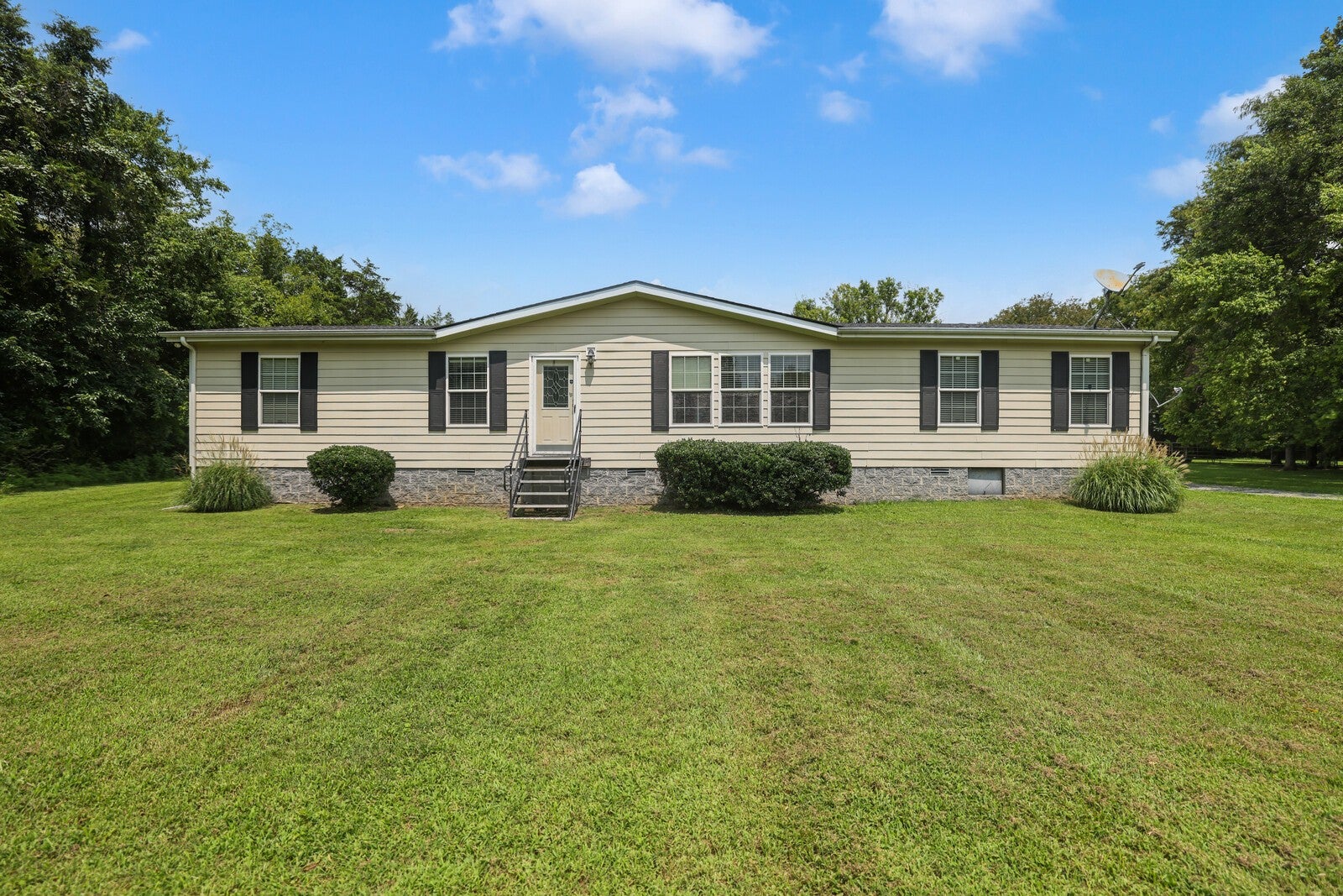 645 Jug Creek Rd — photo