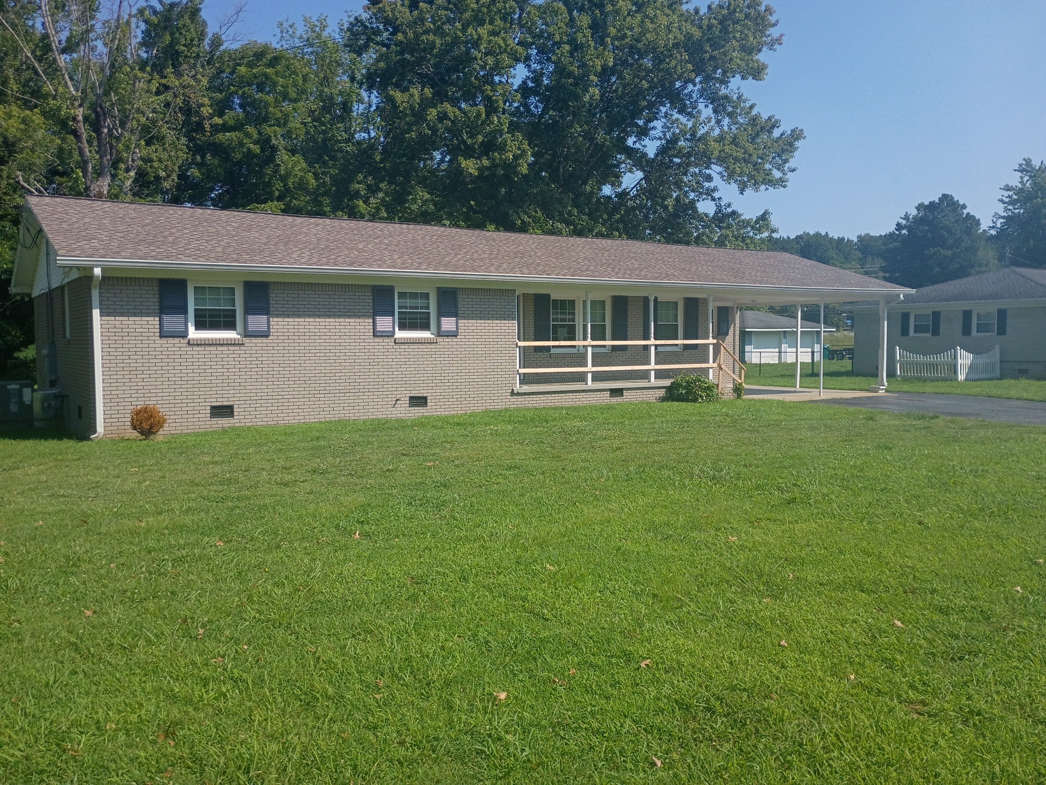 203 Sunset Dr — photo