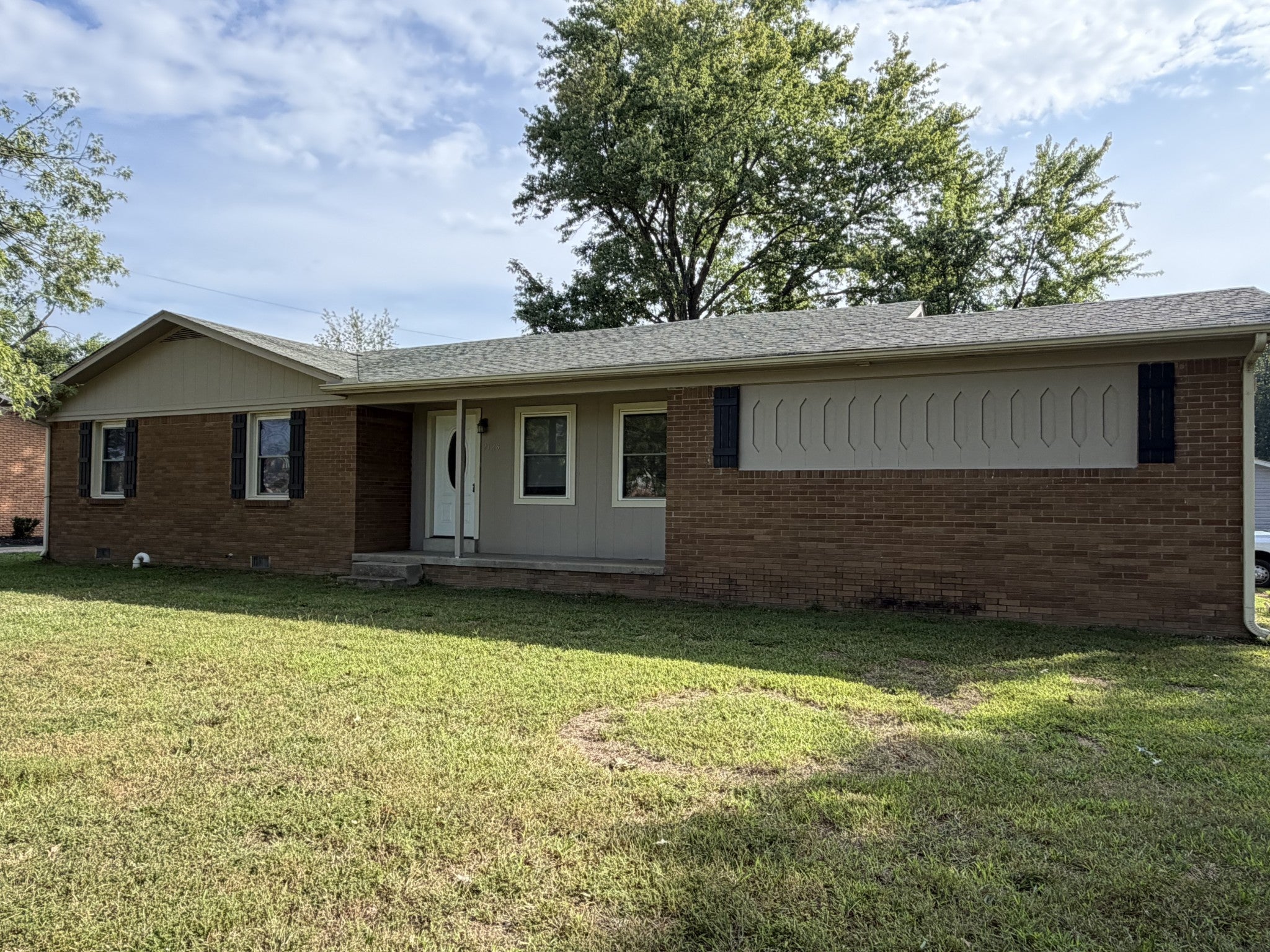 2128 Lambert Dr — photo