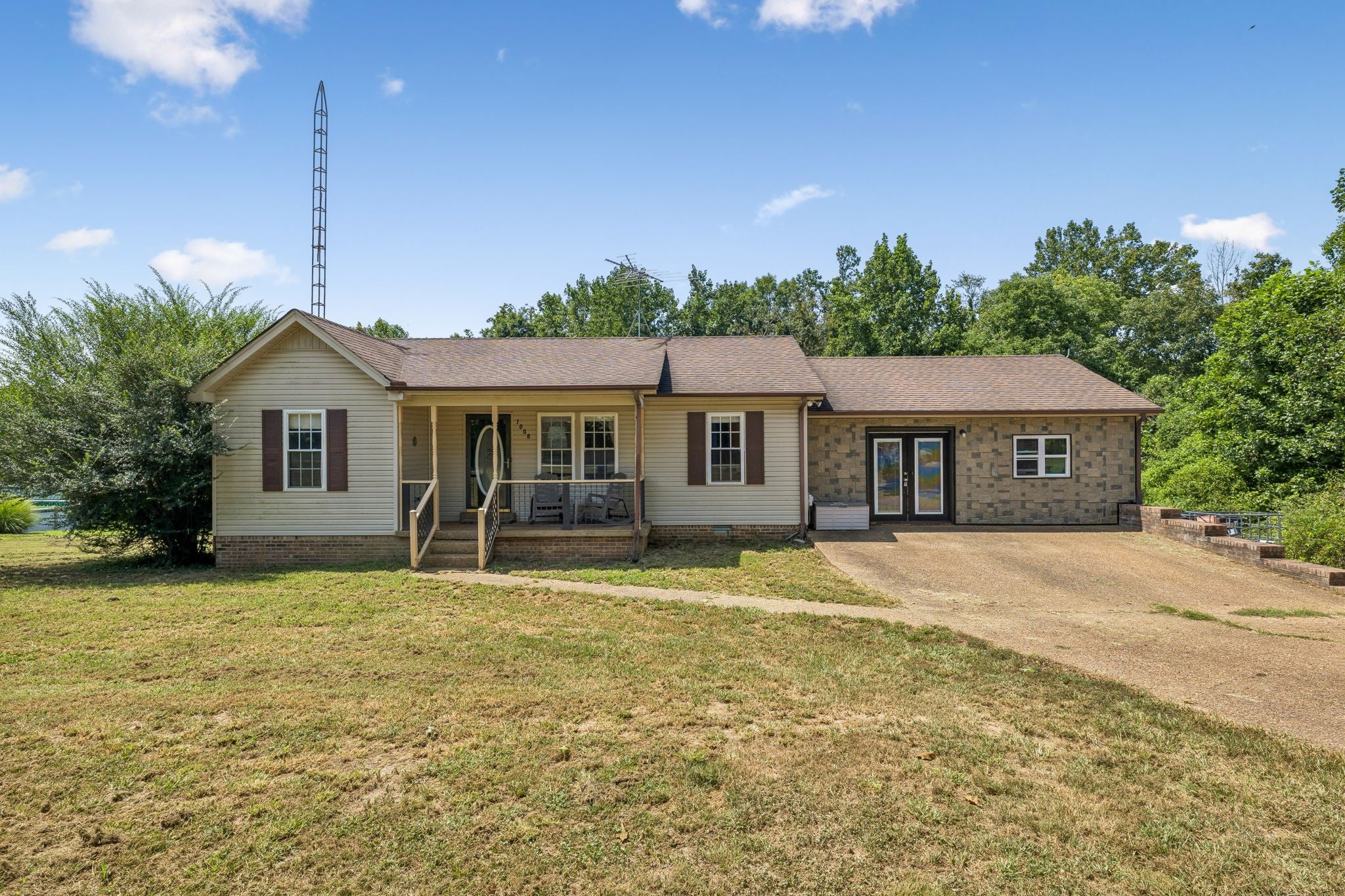 7008 Meadow Dr — photo