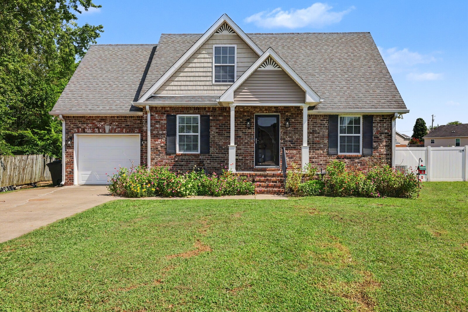 431 Princeton Dr — photo