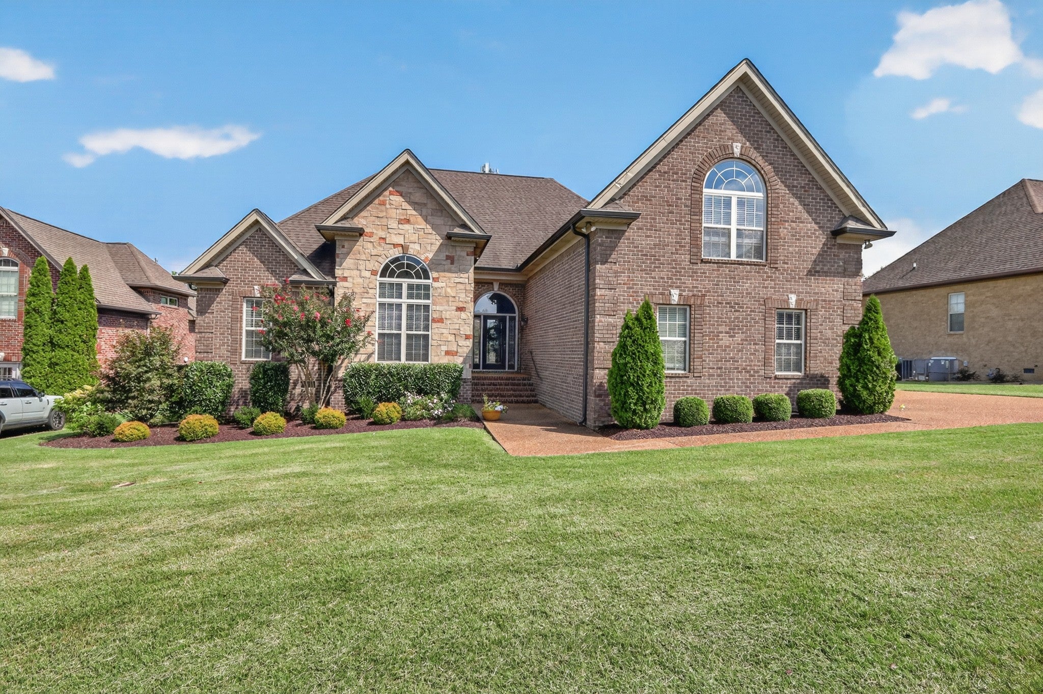 109 Waters Hill Cir — photo
