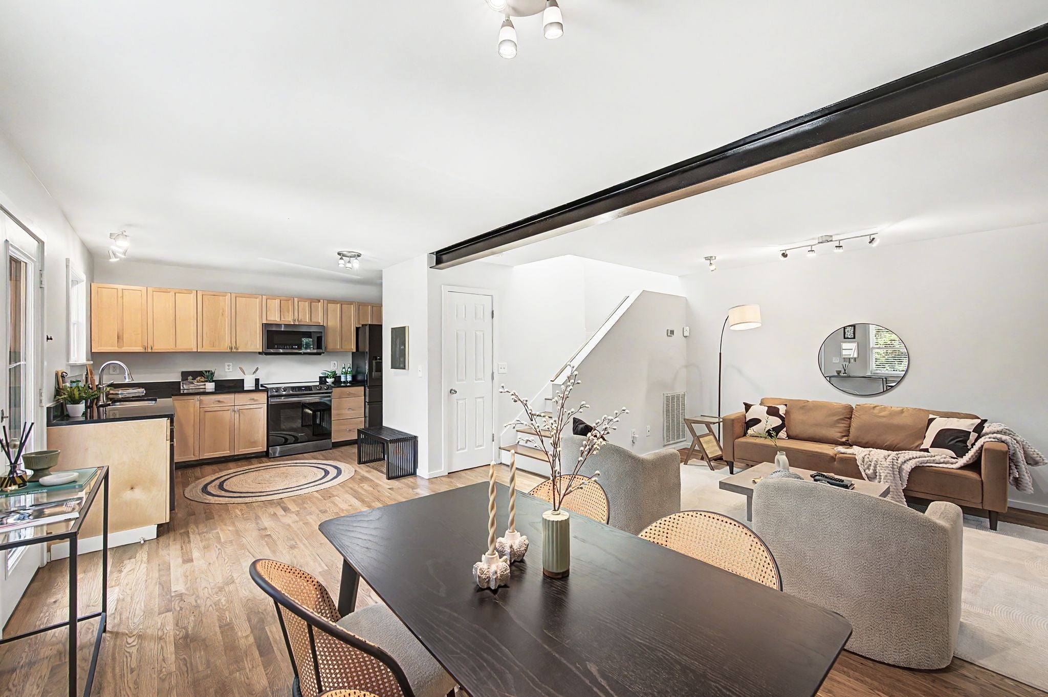 940 Gale Ln 127 — photo