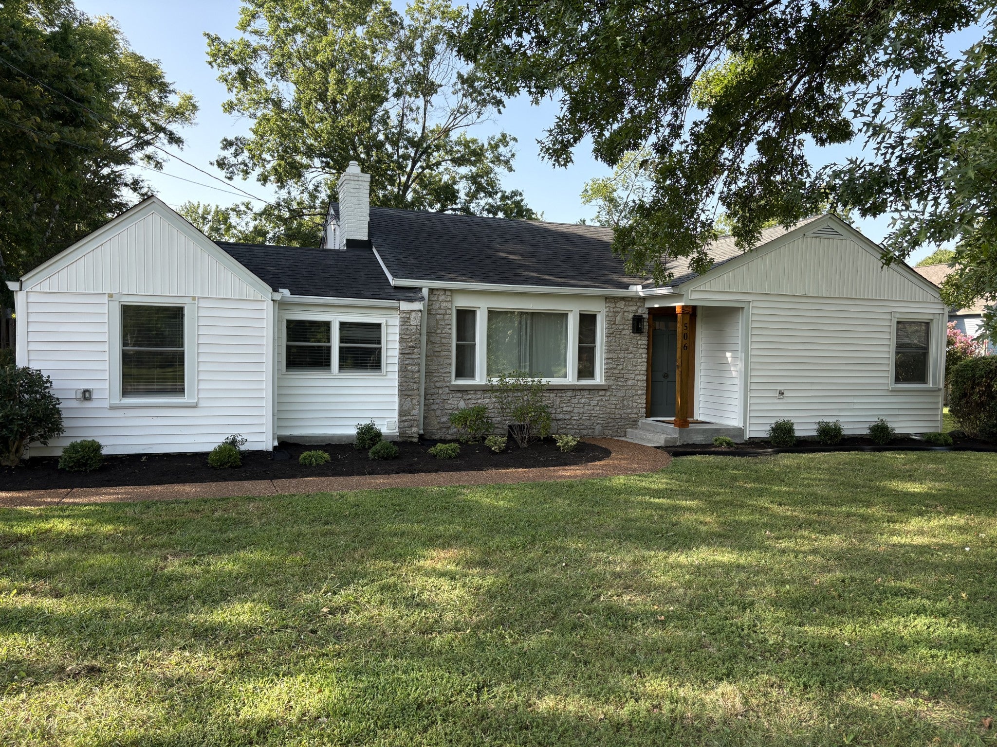 506 W Sunset Dr — photo