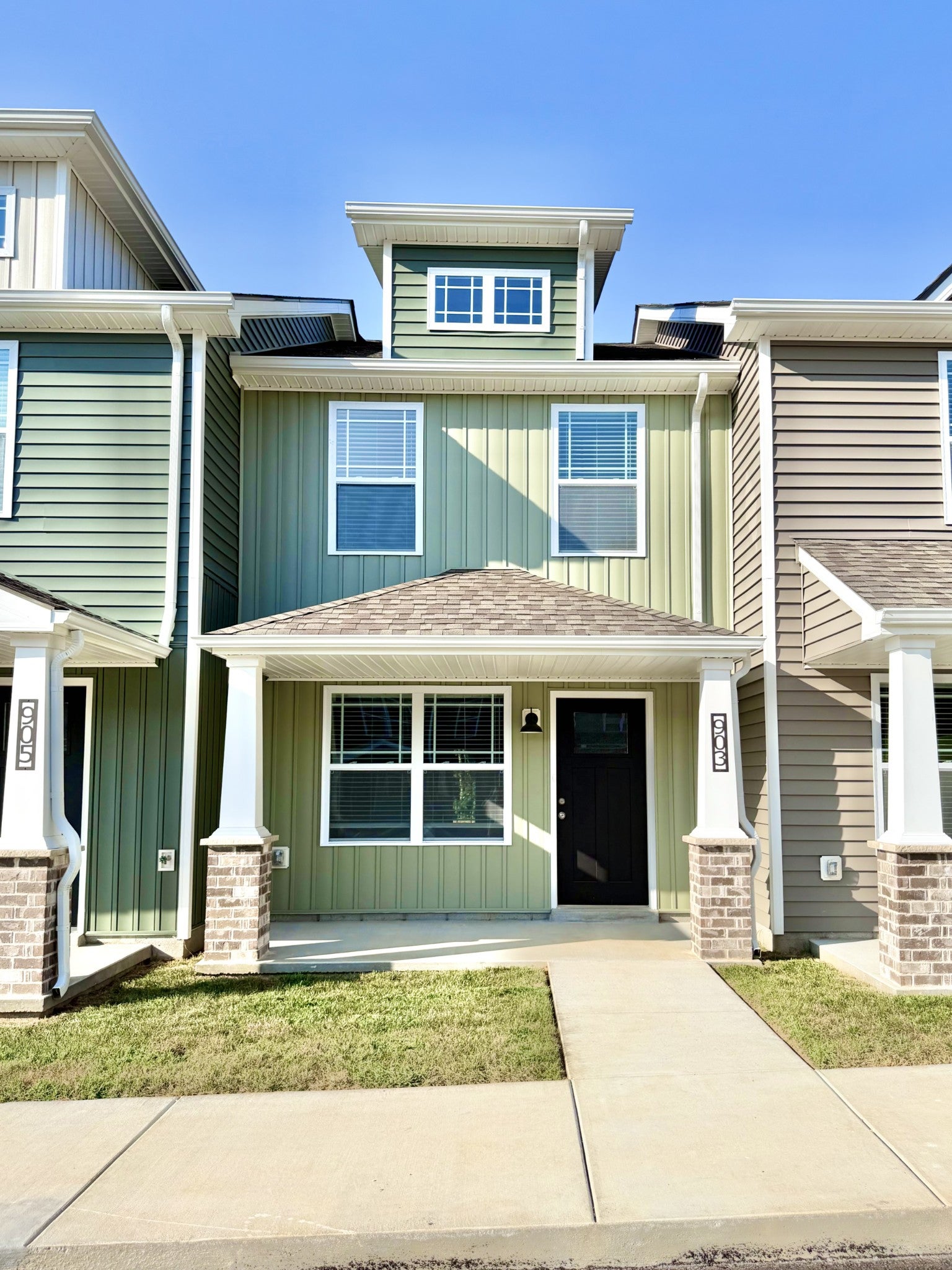 903 Peaceful Pl — photo