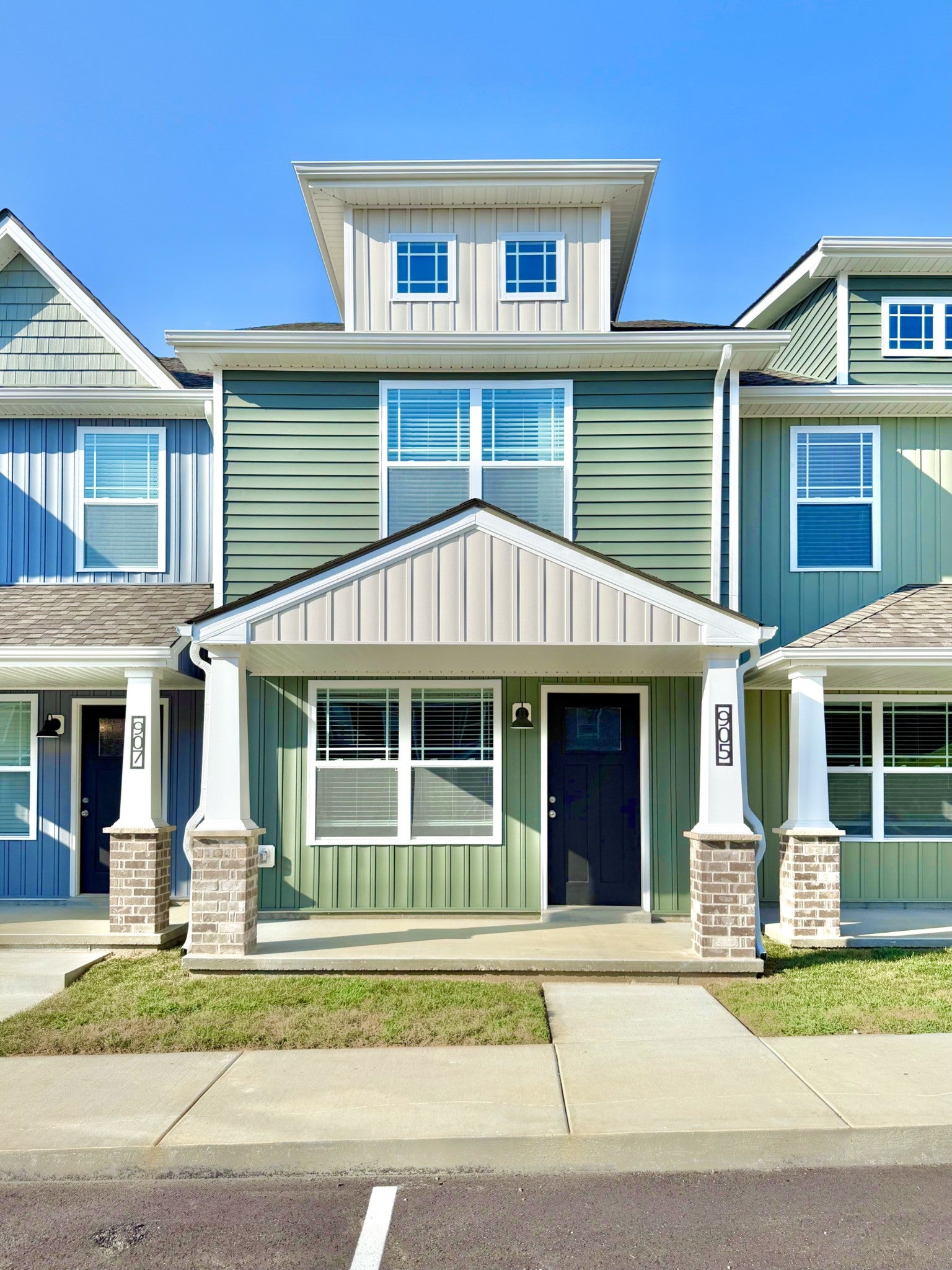 905 Peaceful Pl — photo