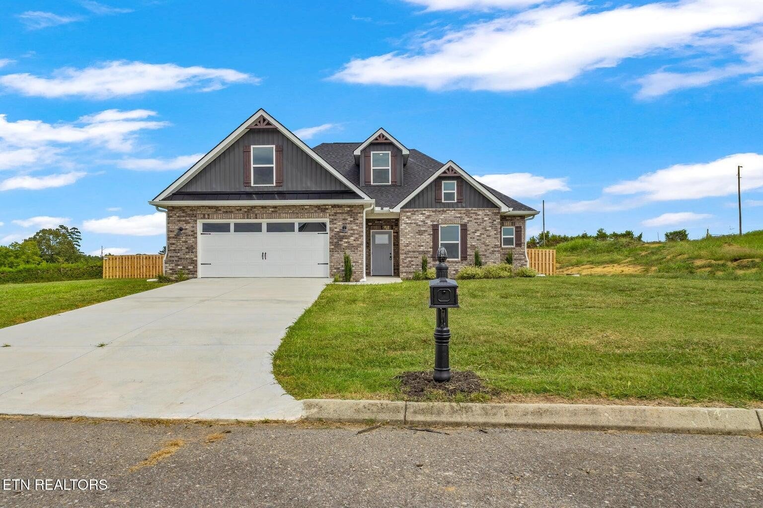 240 Lakeside Meadows Circle — photo