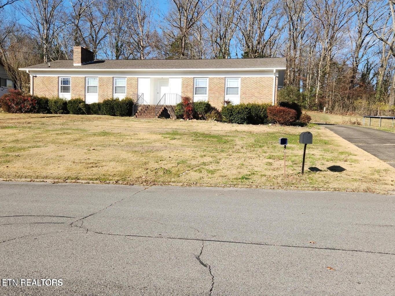 1506 Ridgeway Circle — photo