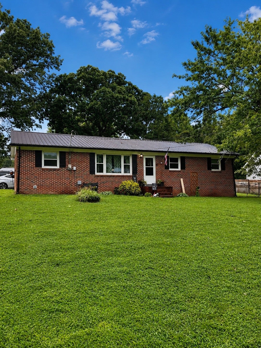 205 Dawn Dr — photo
