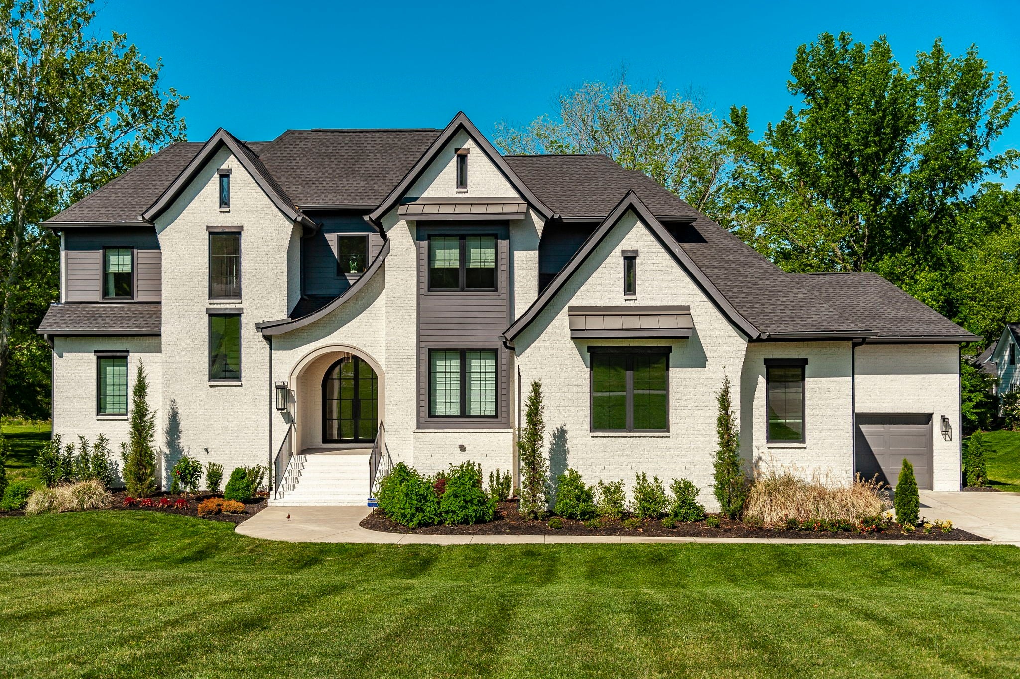 1305 Twin Springs Dr — photo