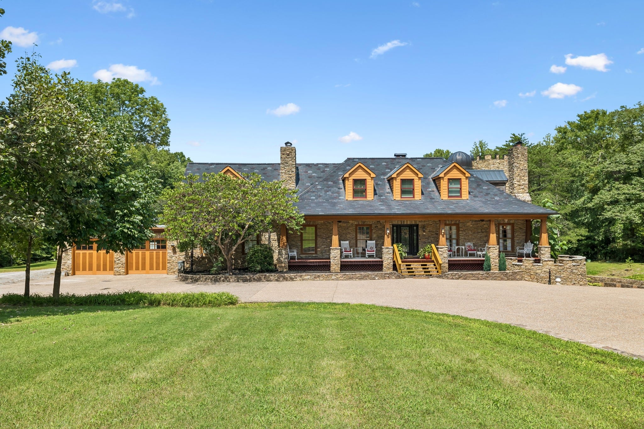 1374 Peter Pond Rd — photo