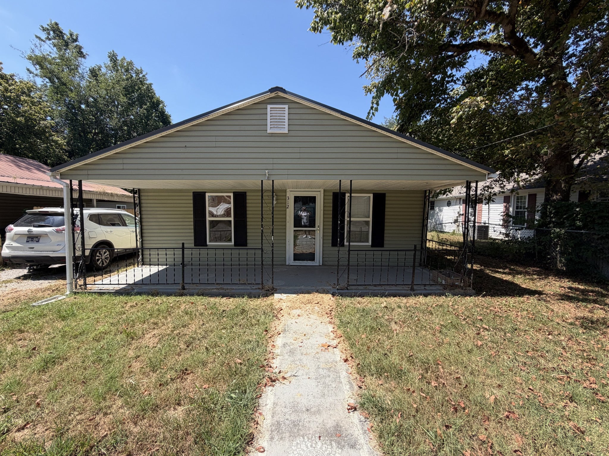 312 Gentry St — photo