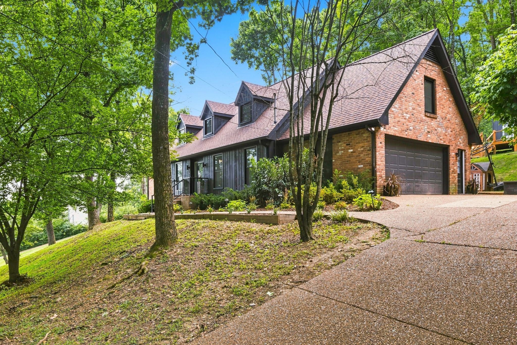 5117 Dorchester Cir — photo