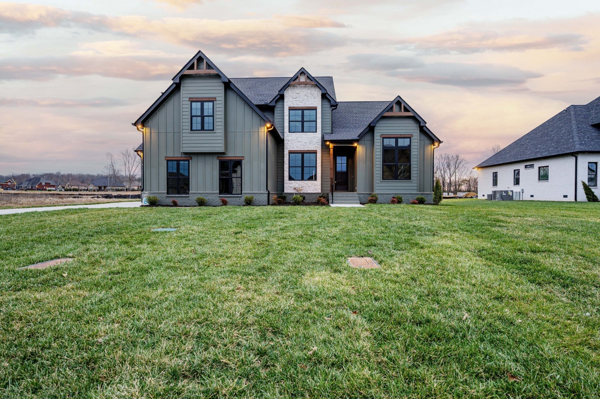 2829 Canfield Dr — photo