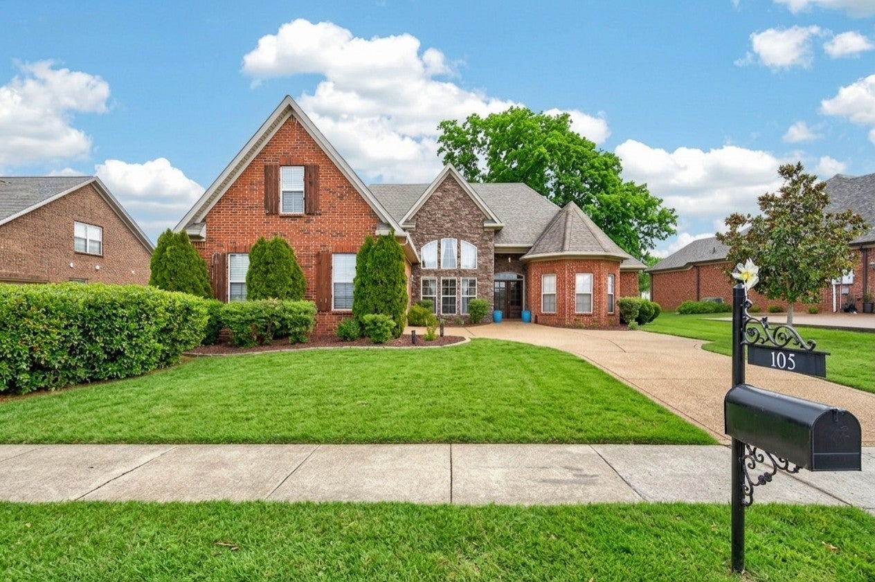 105 Sagamore Trce — photo