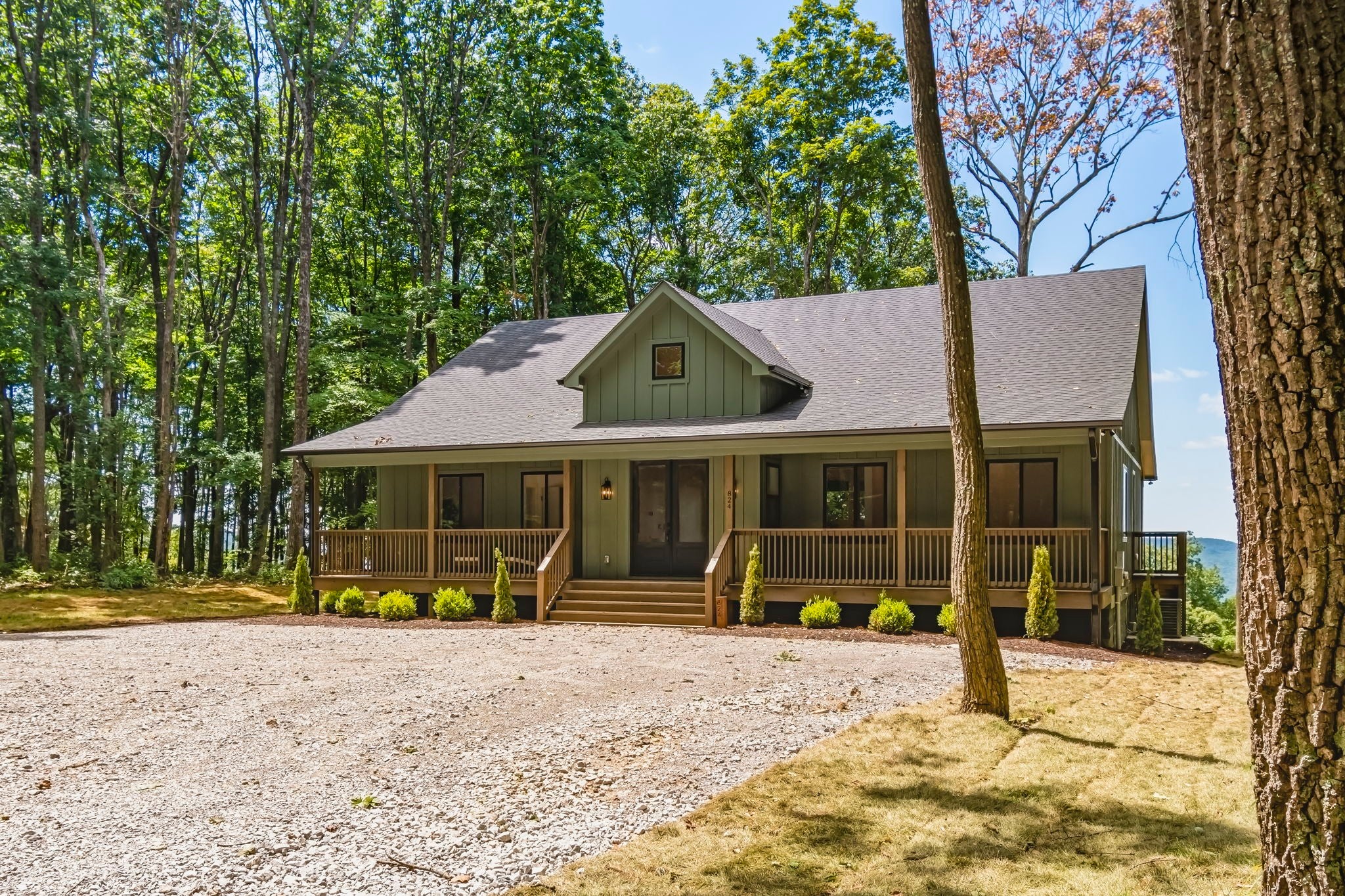 824 Valley View Drive — photo