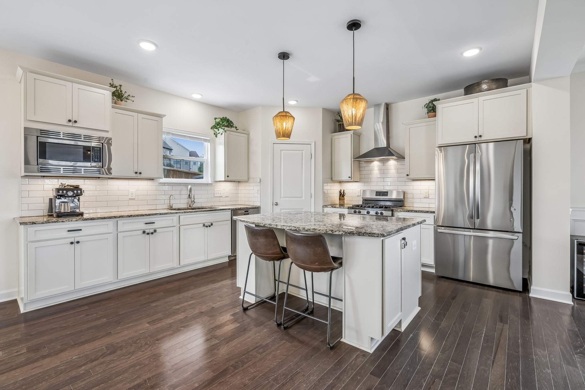 118 Manor Way — photo