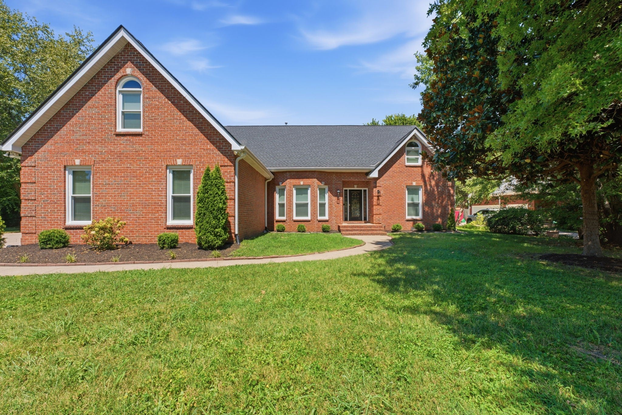 1622 Buckingham Dr — photo
