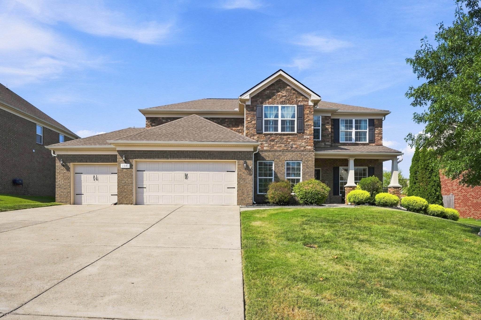 1081 Abberley Cir — photo