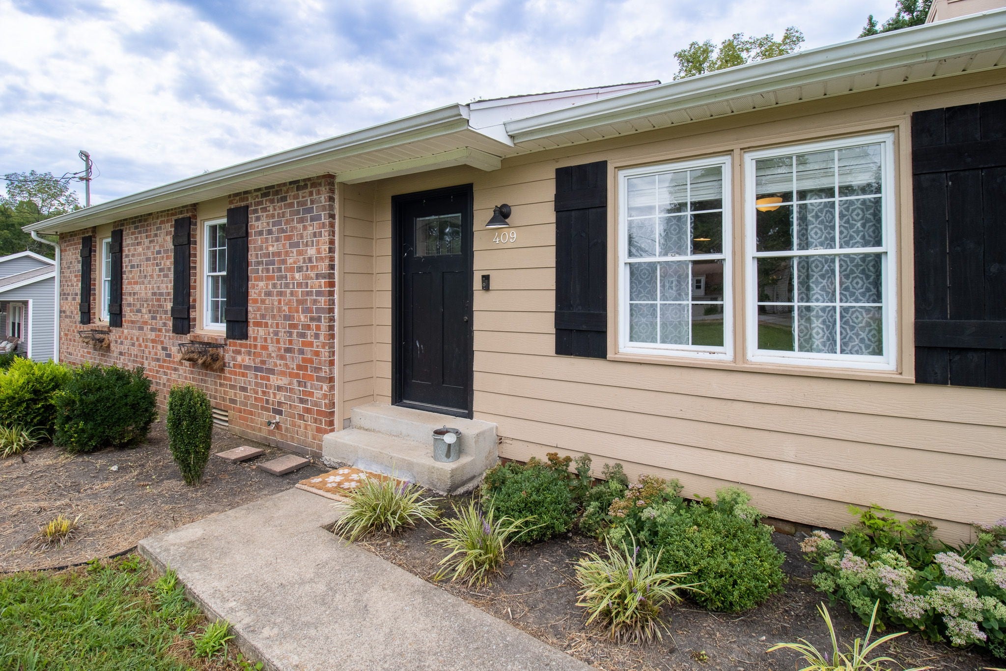 409 Sunnybrook Dr — photo