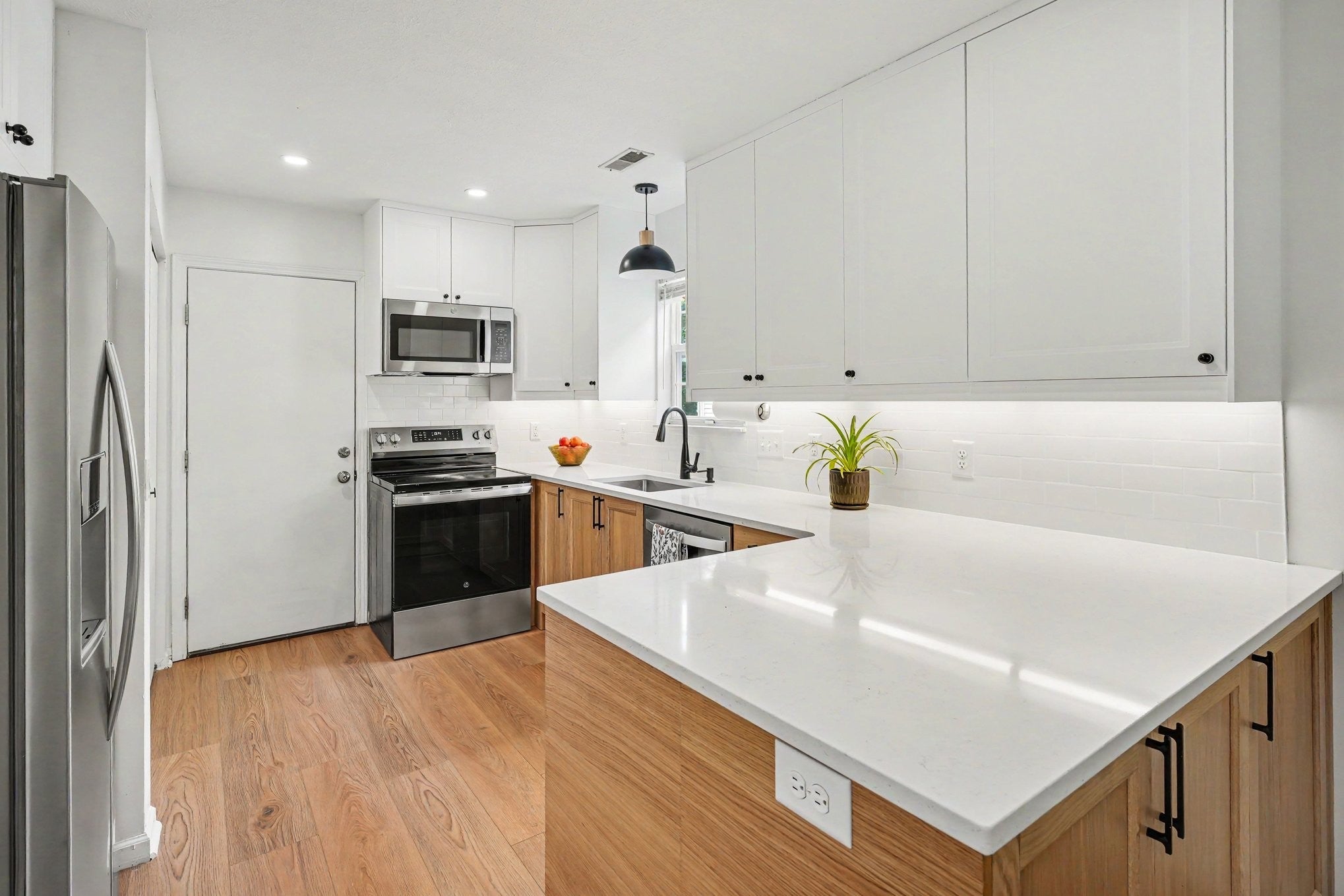 5616 Royal Ct — photo