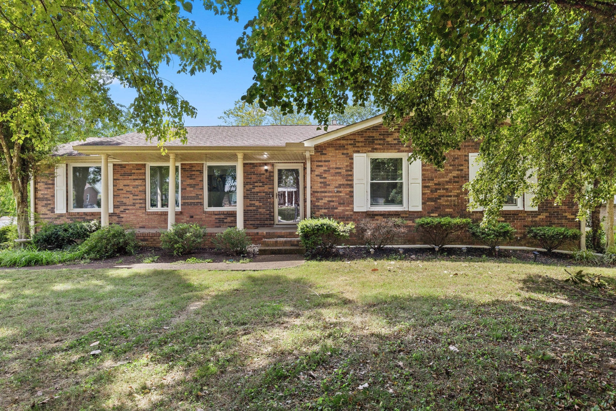 110 Sam Davis Dr — photo