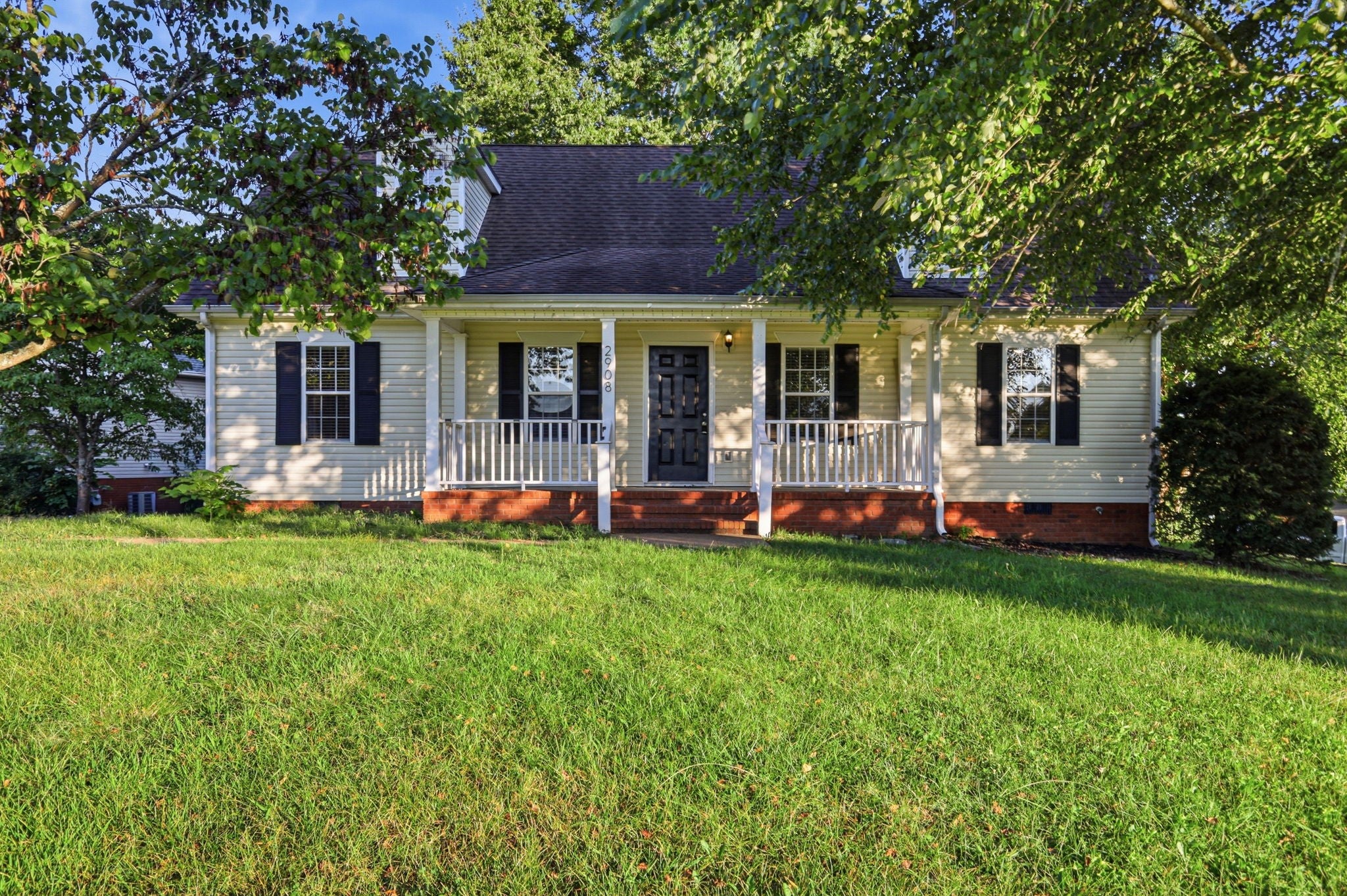 2908 Sams Ct — photo