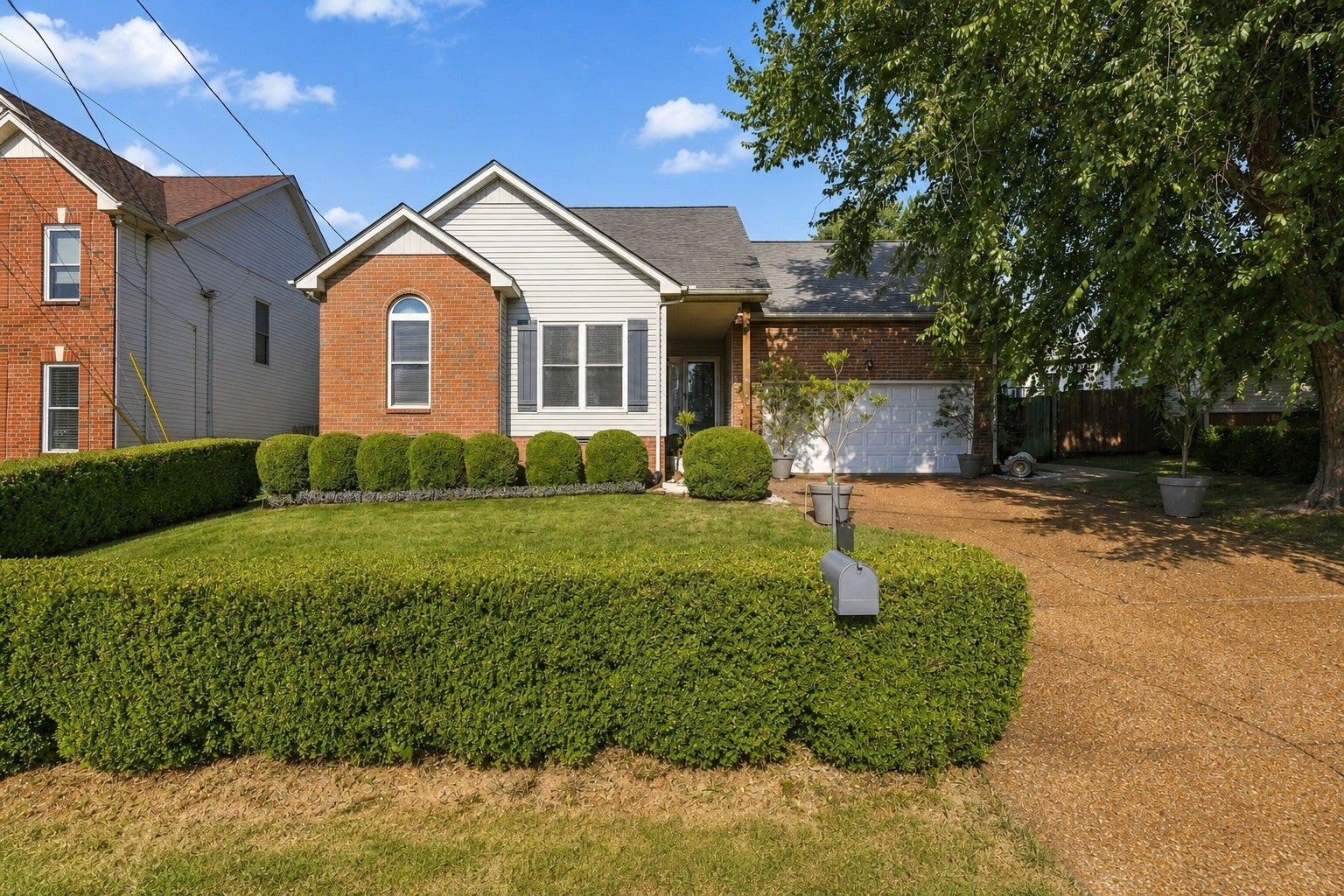 1304 Crestfield Dr — photo