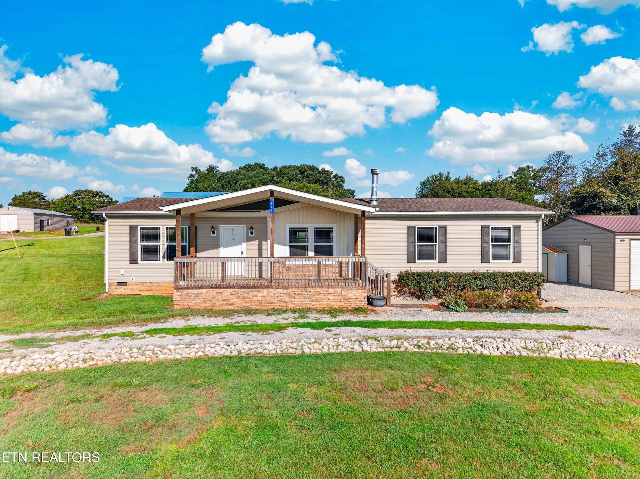 211 S Springview Rd, Maryville, TN 37801