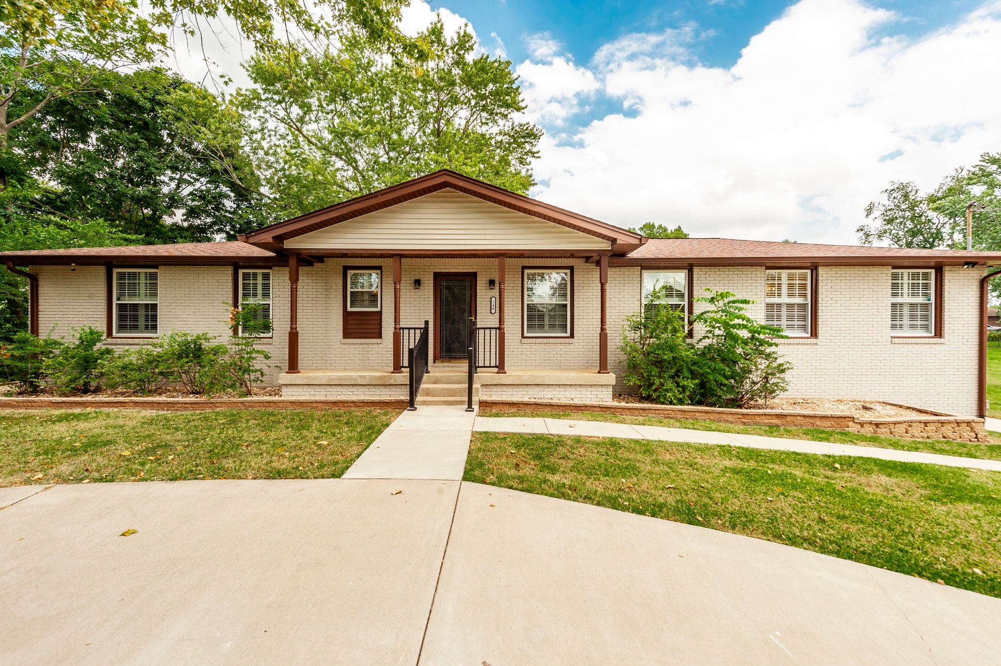 140 La Plaza Dr — photo
