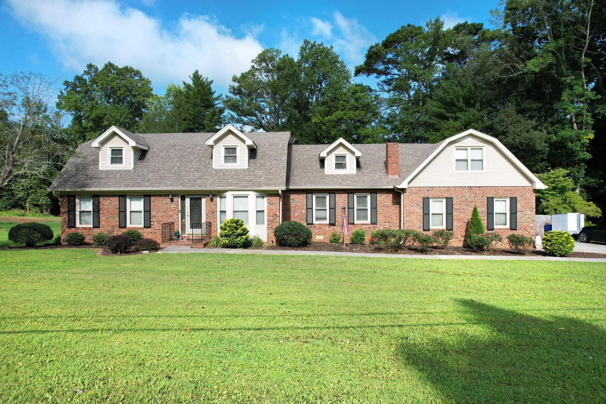 725 Everhart Drive NW — photo