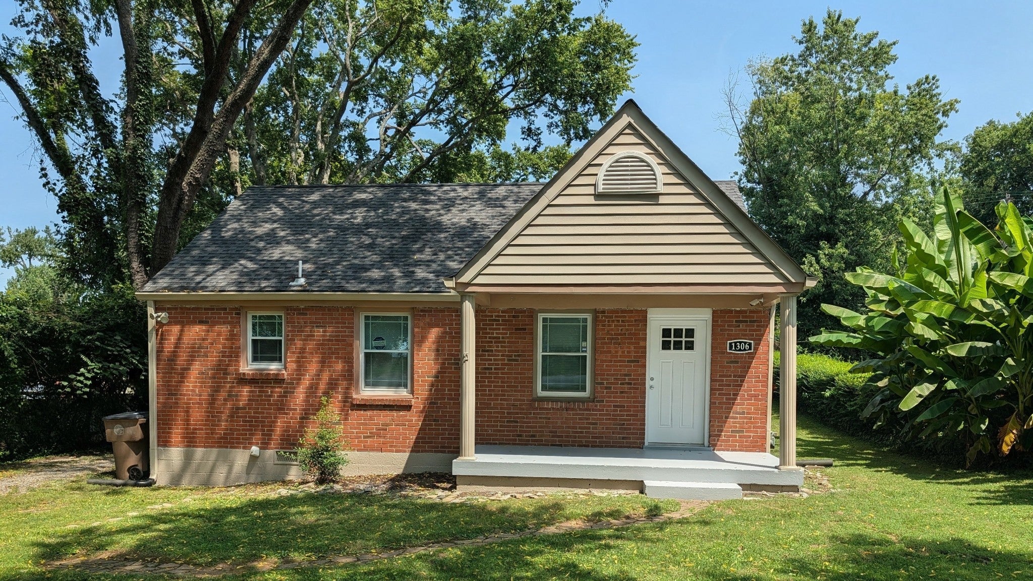 1306 Venus Dr — photo