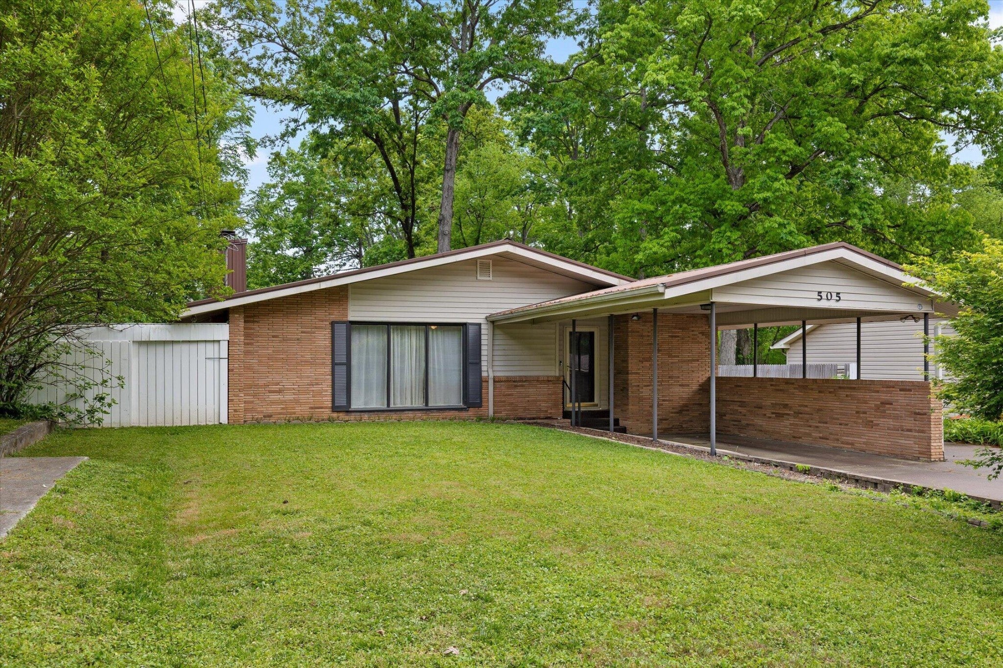 505 Thomas Drive — photo