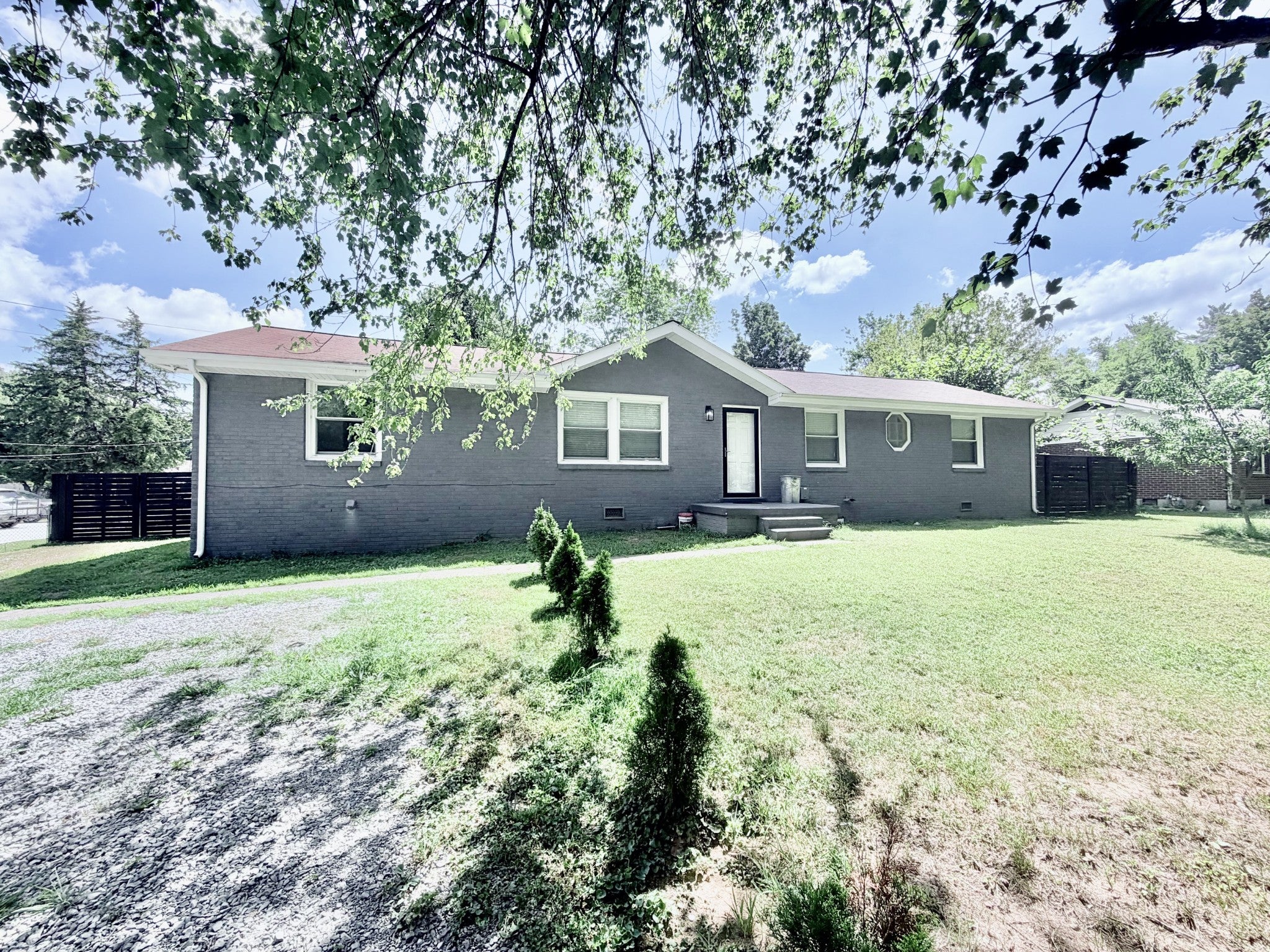 2057 Lake Rd — photo