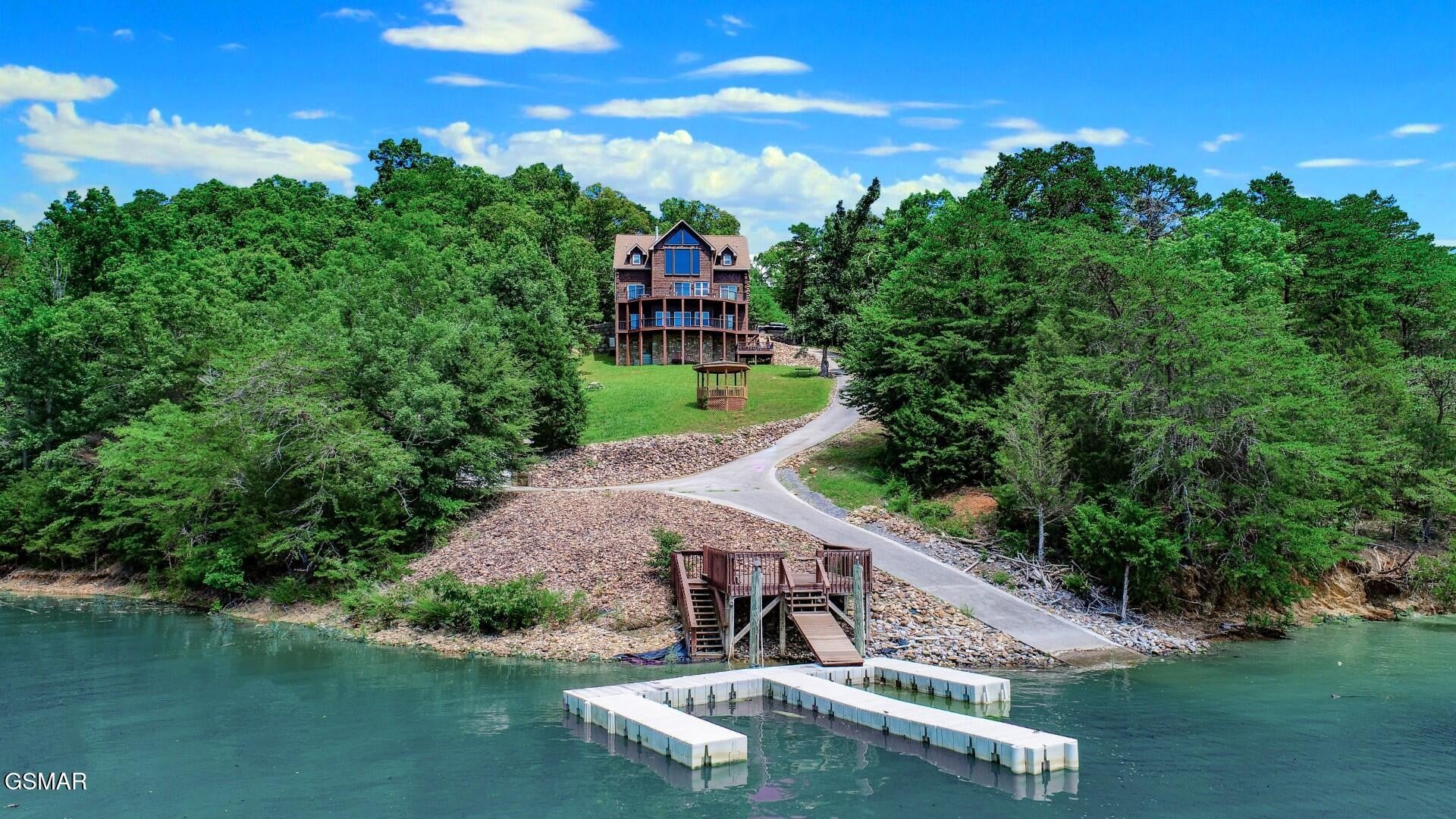 1154 Stoneway Court — photo