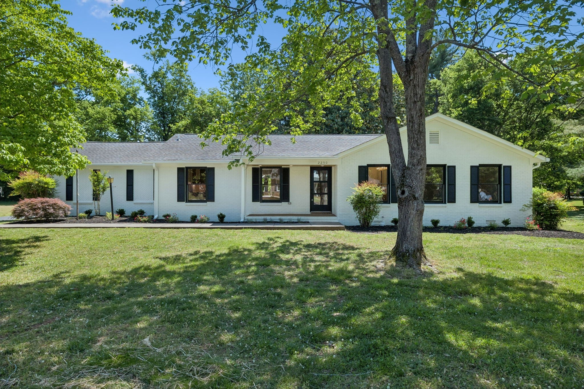 2250 Wiltshire Dr — photo