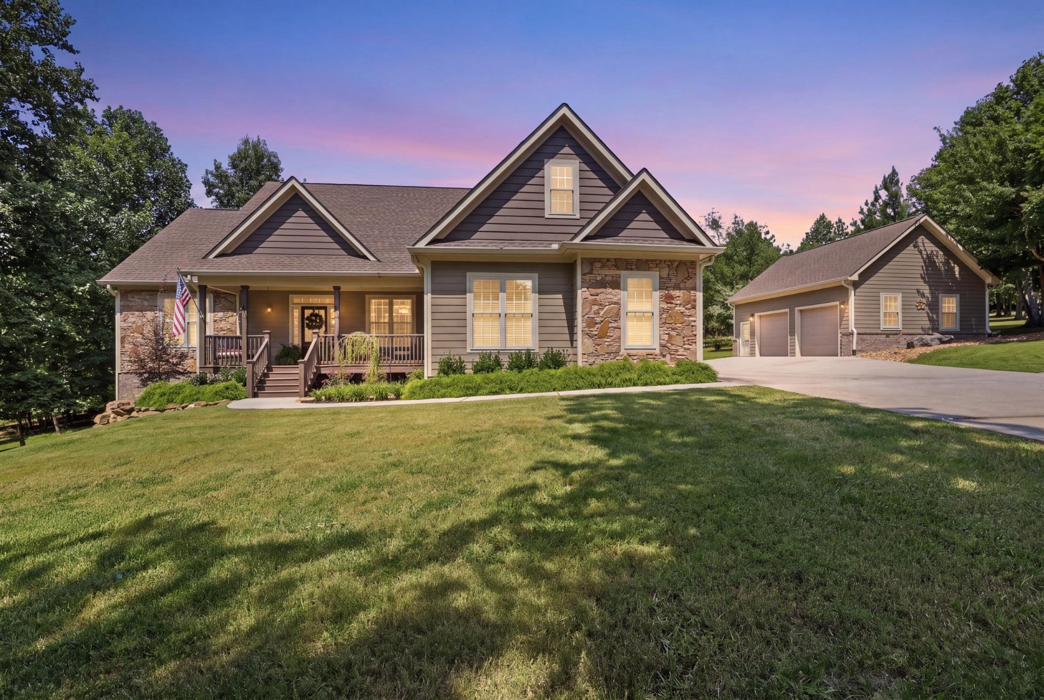 1625 River Bluffs Drive — photo