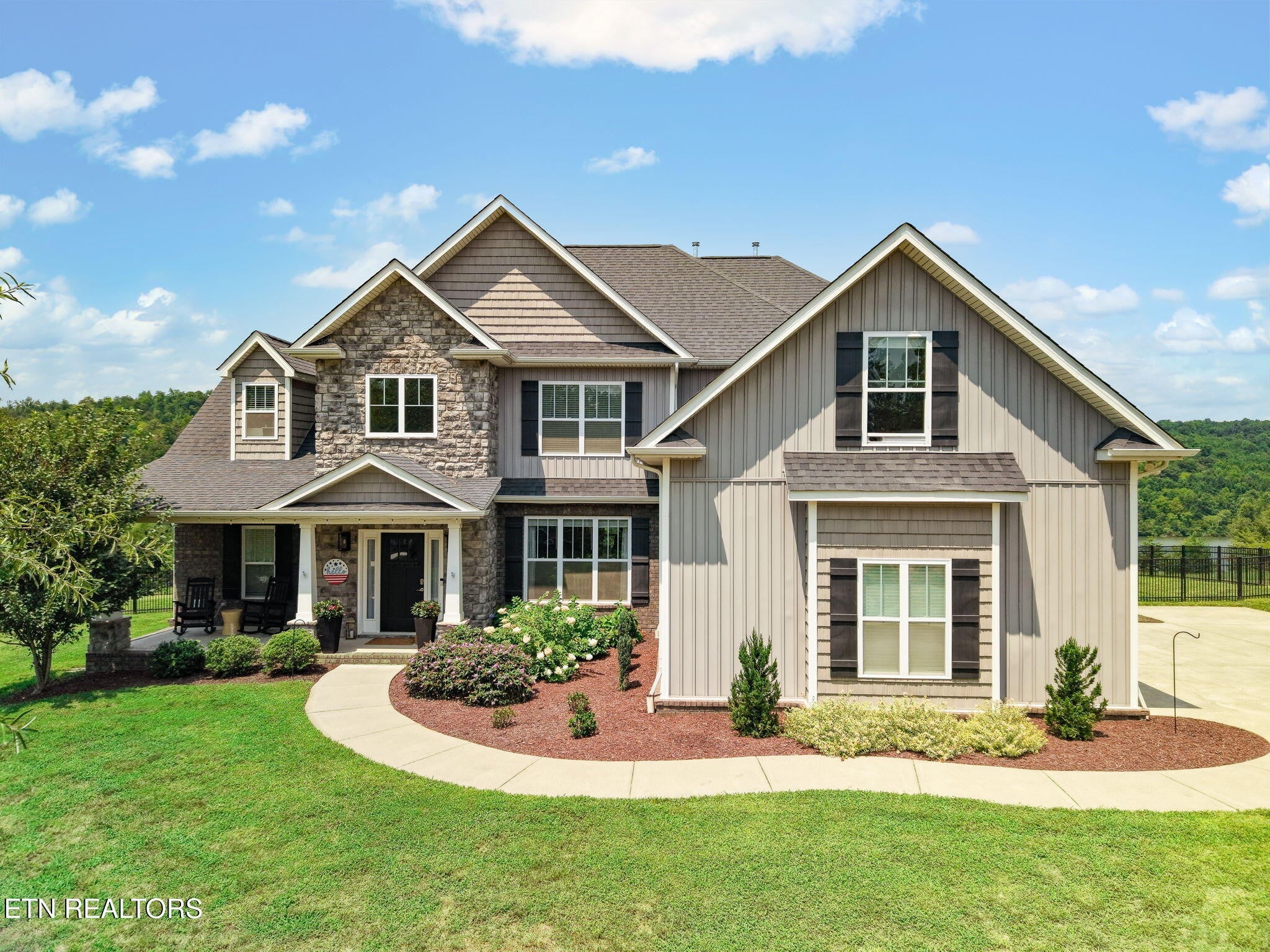 102 Pineberry West Rd — photo