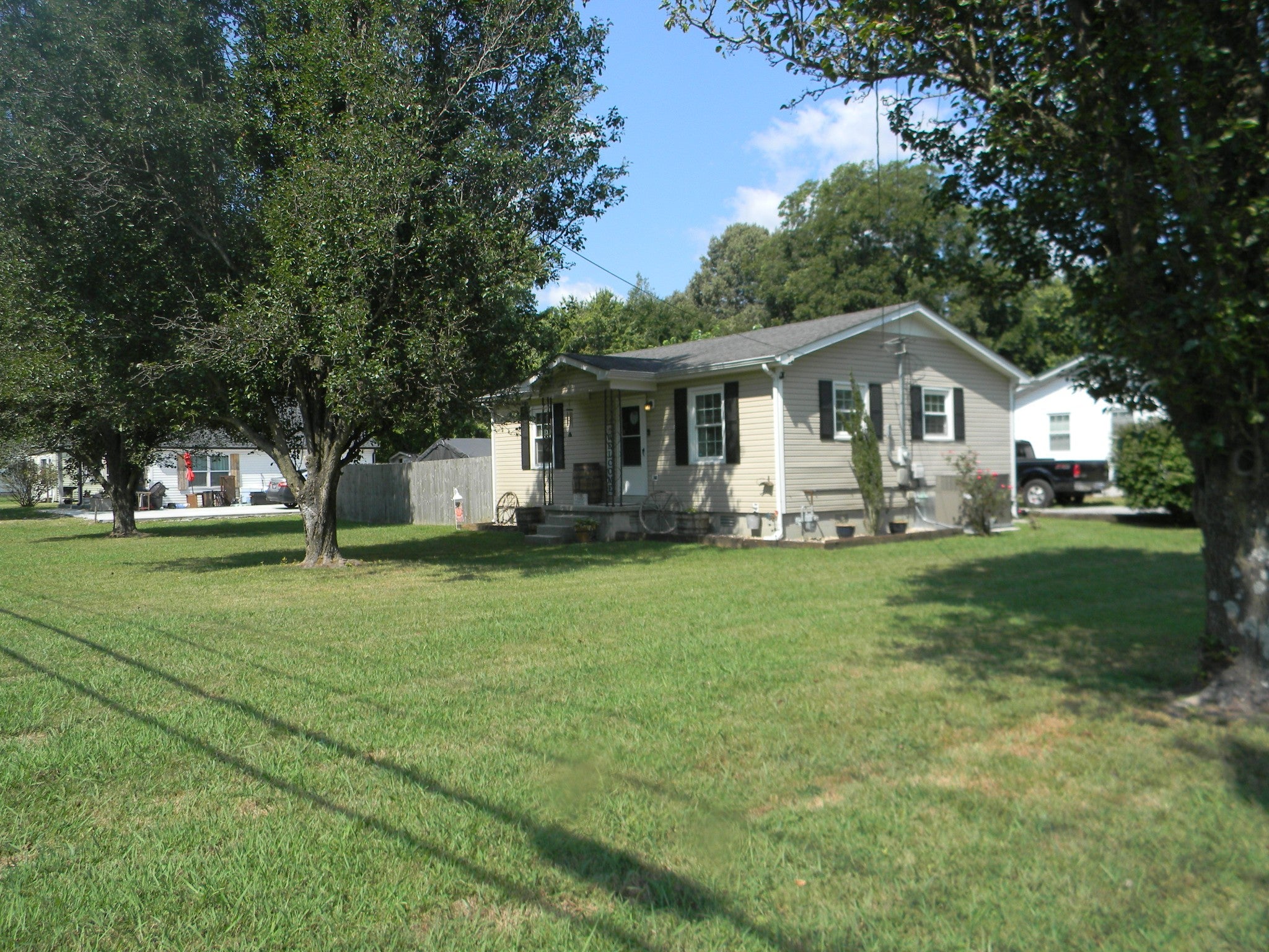 1119 E Grundy St — photo