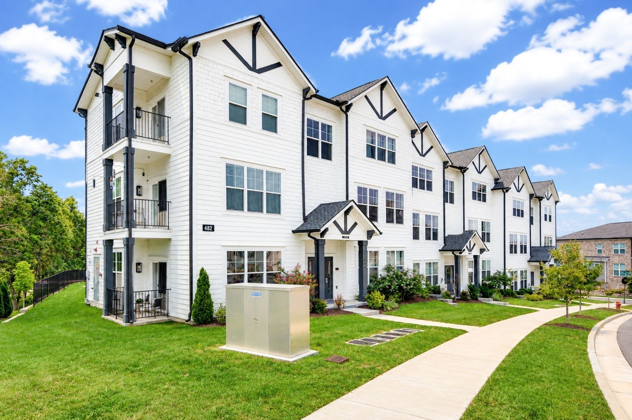 482 Portsdale Dr 10 — photo