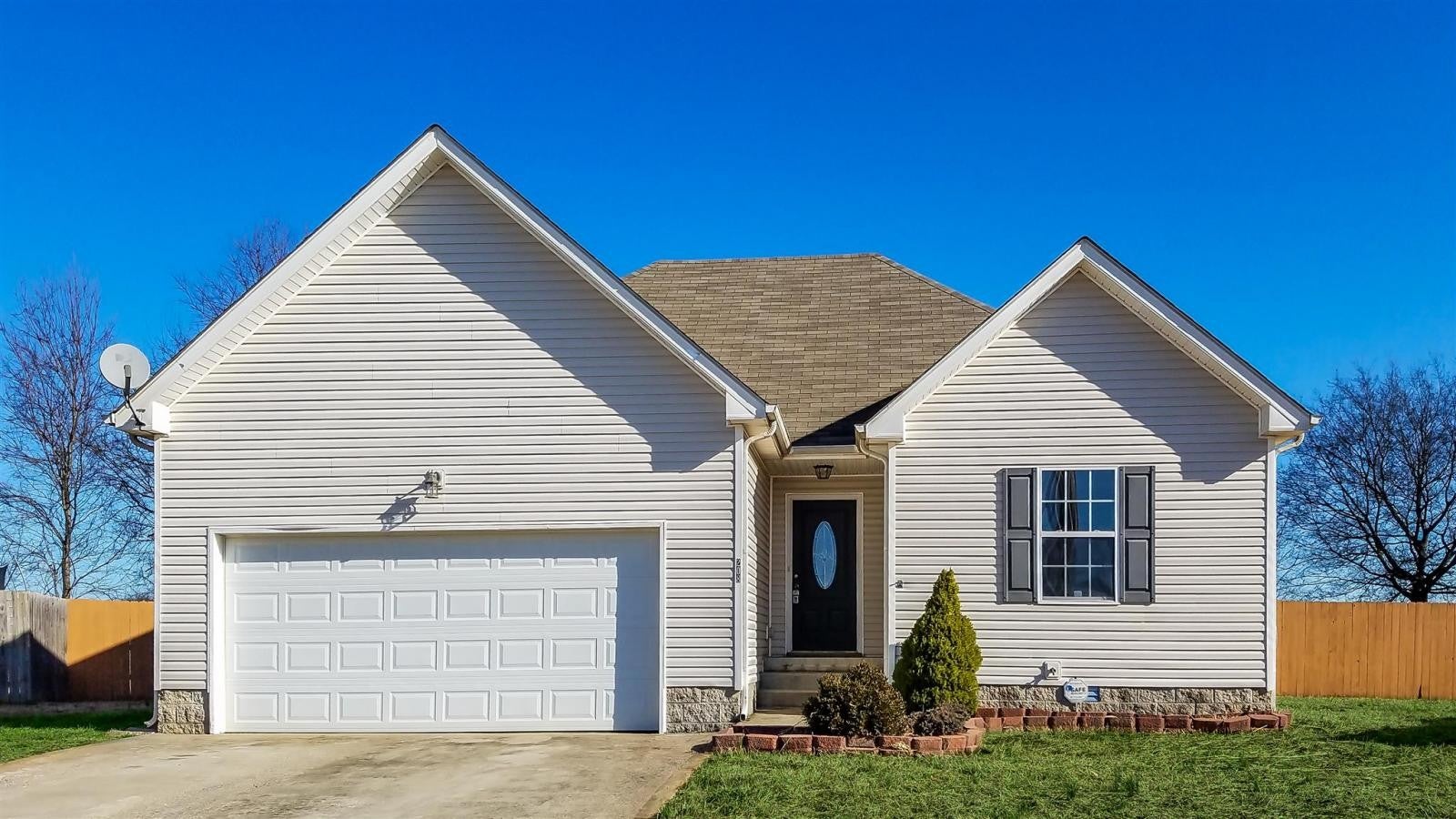 208 Alysheba Ct — photo