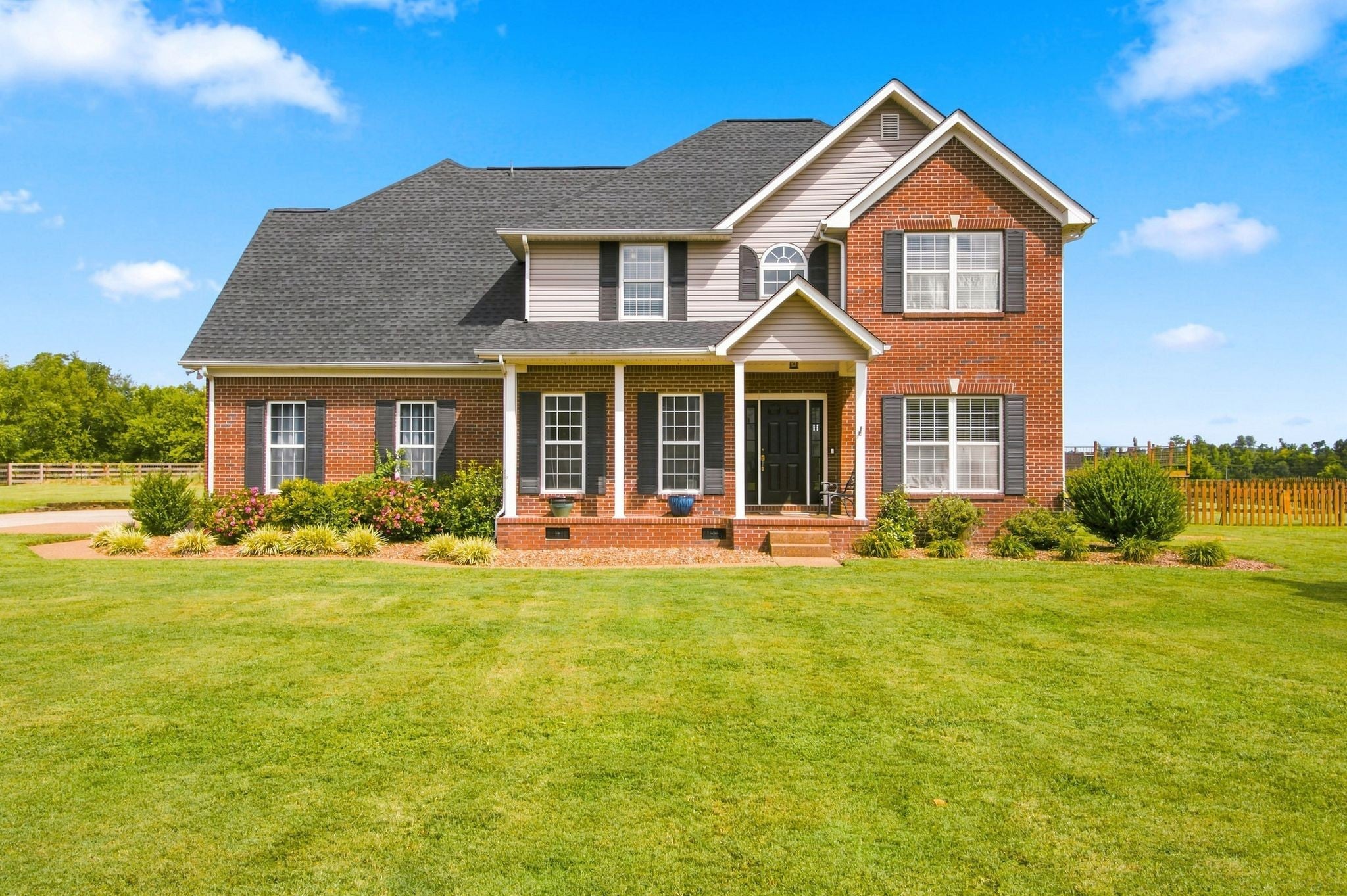 847 Nathan Dr — photo