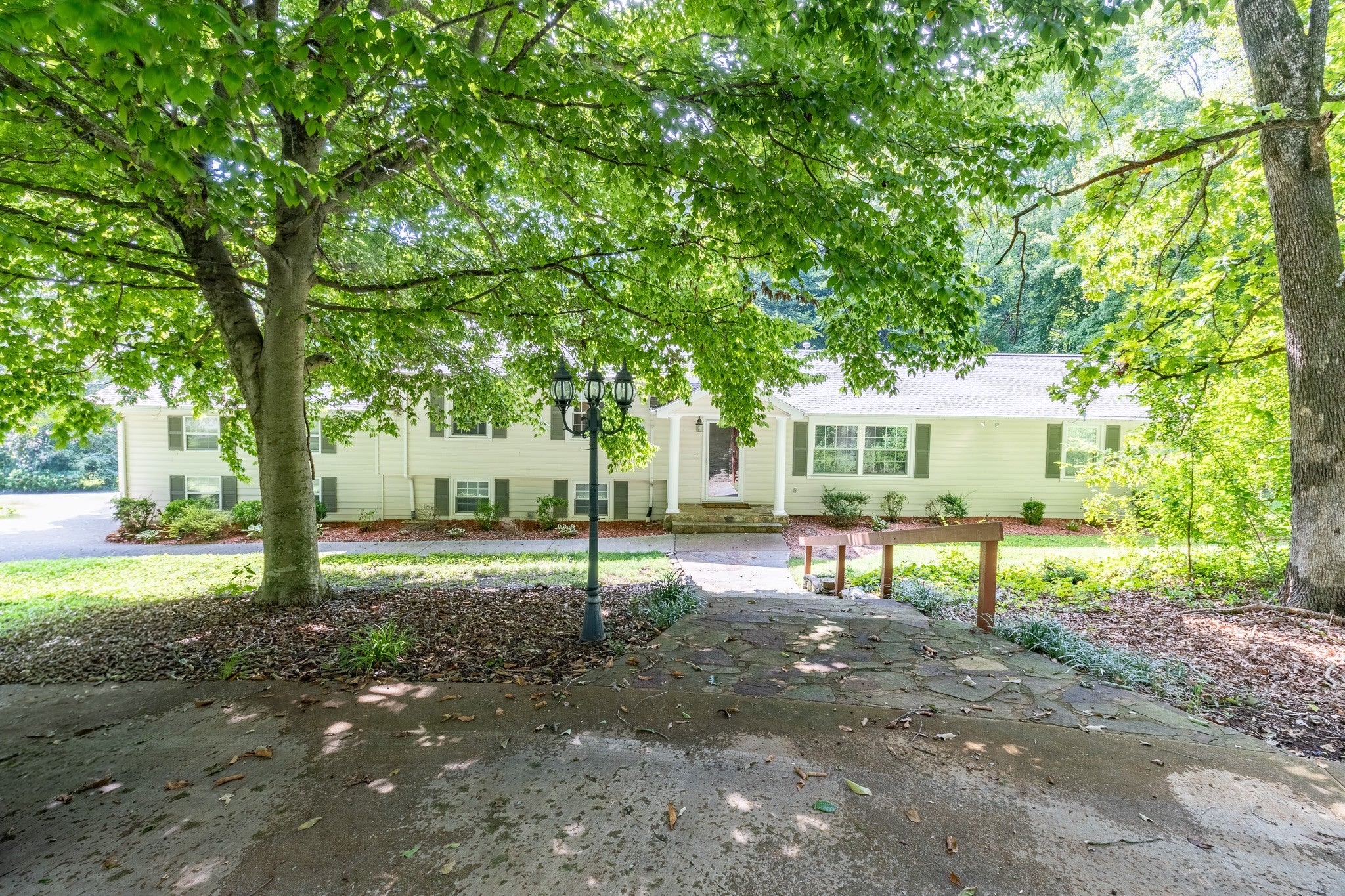 1515 Crestway Drive — photo