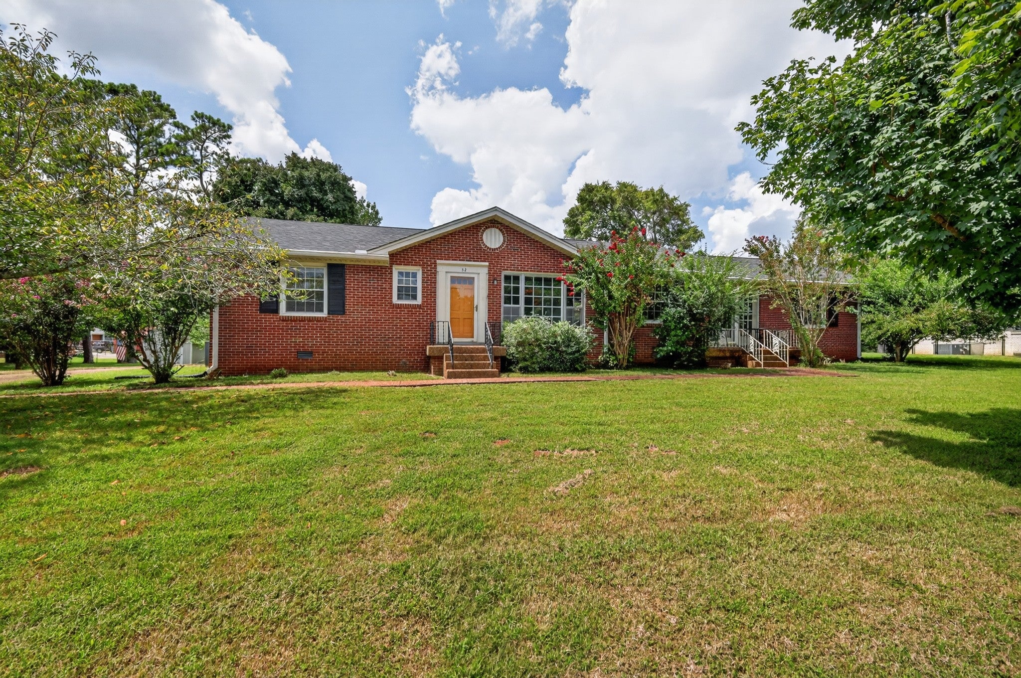 132 Winwood Dr — photo