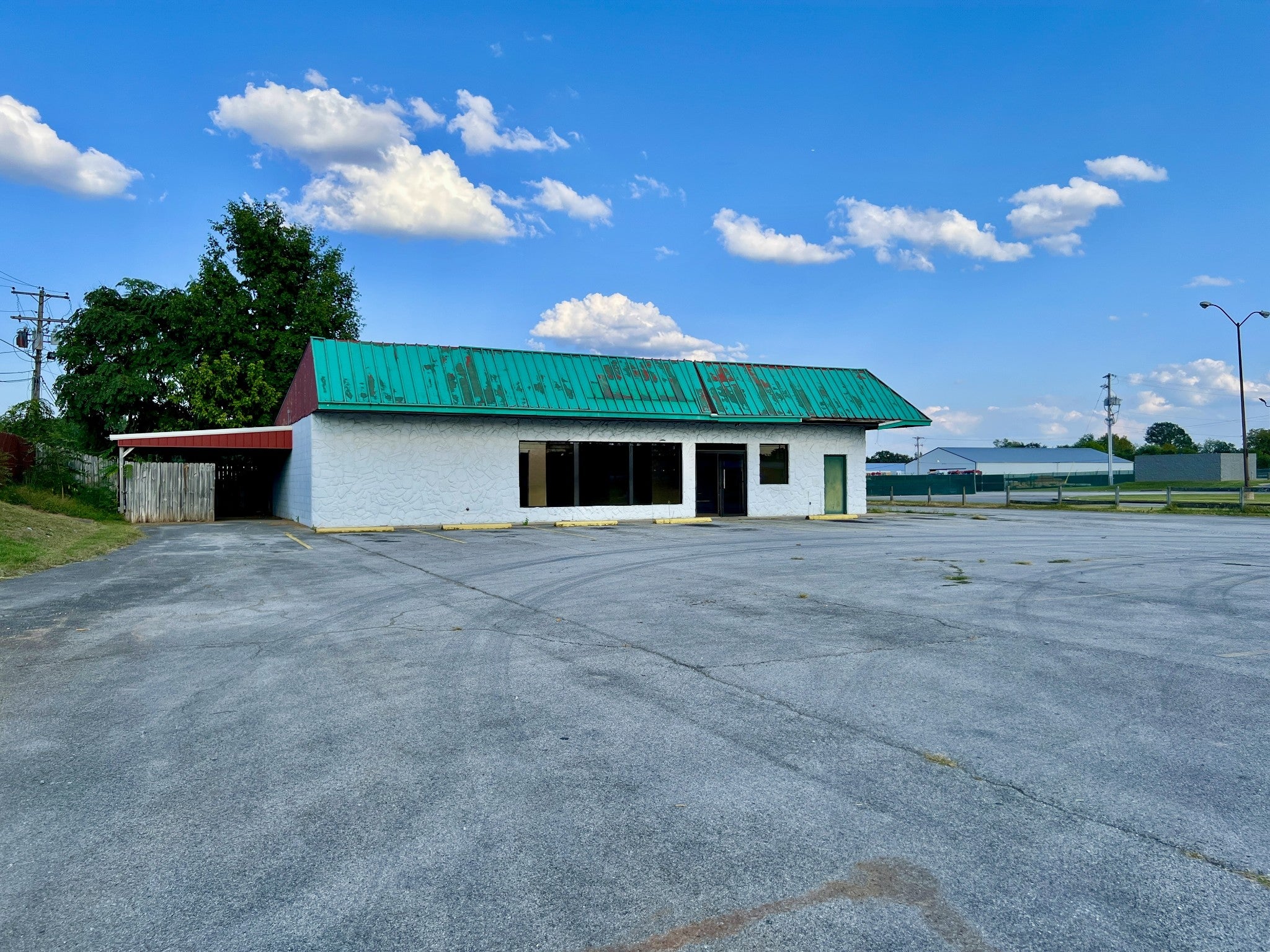 828 N Main St — photo