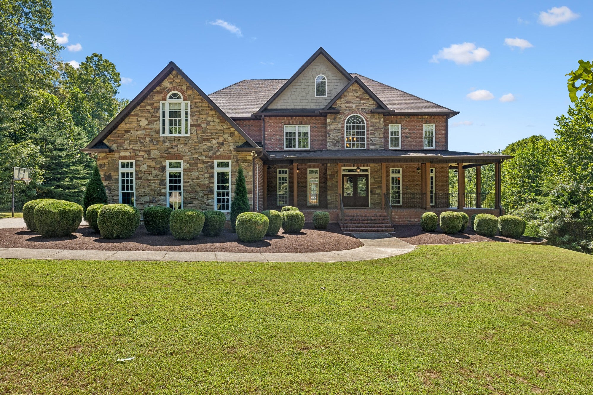 1032 Dogwood Ln — photo